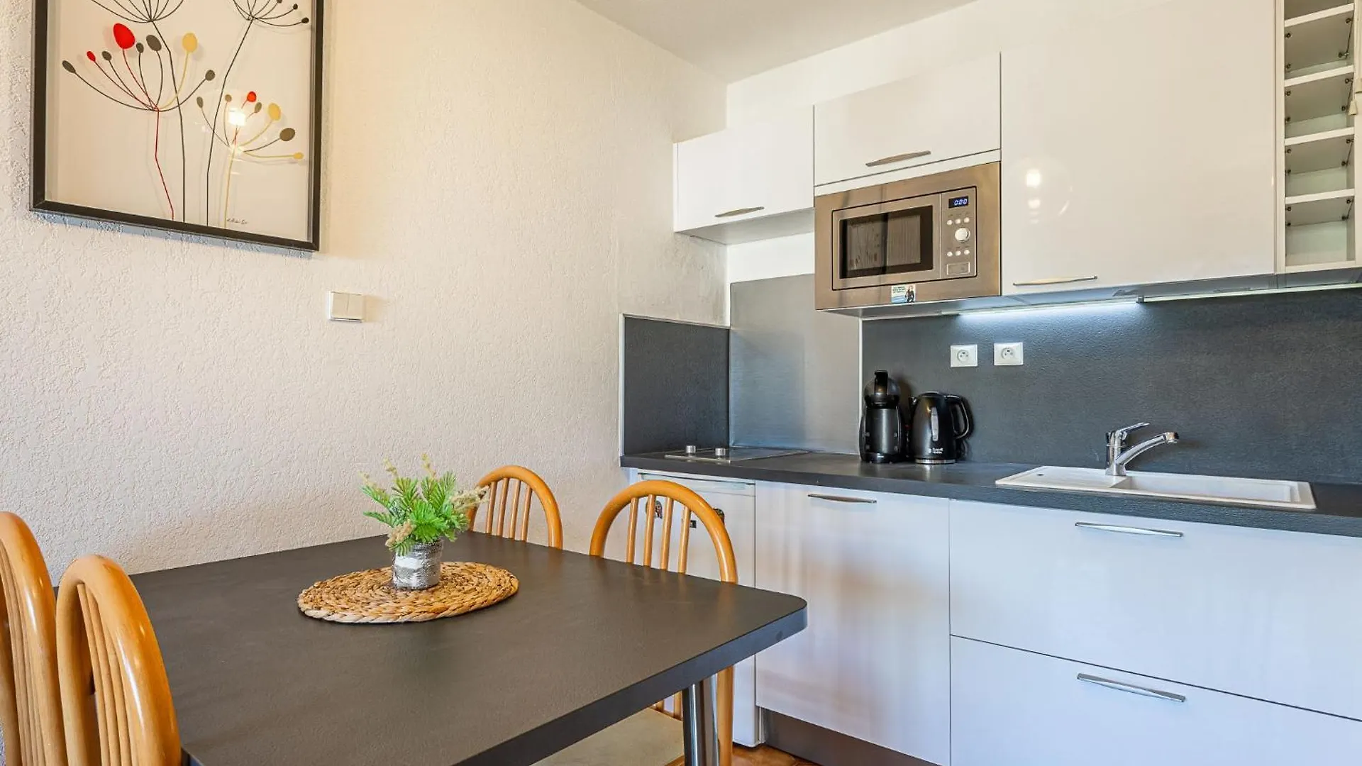 Apartment Les Regates-7 By Interhome Hyères